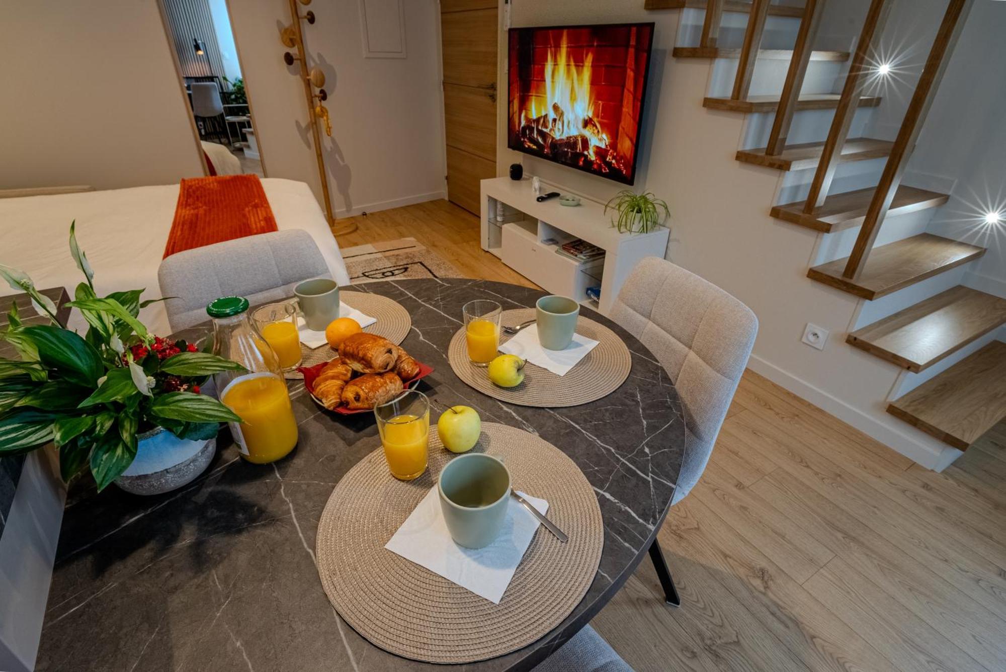 Appartement Au Duplex D'Or Centre Historique à Besançon Extérieur photo